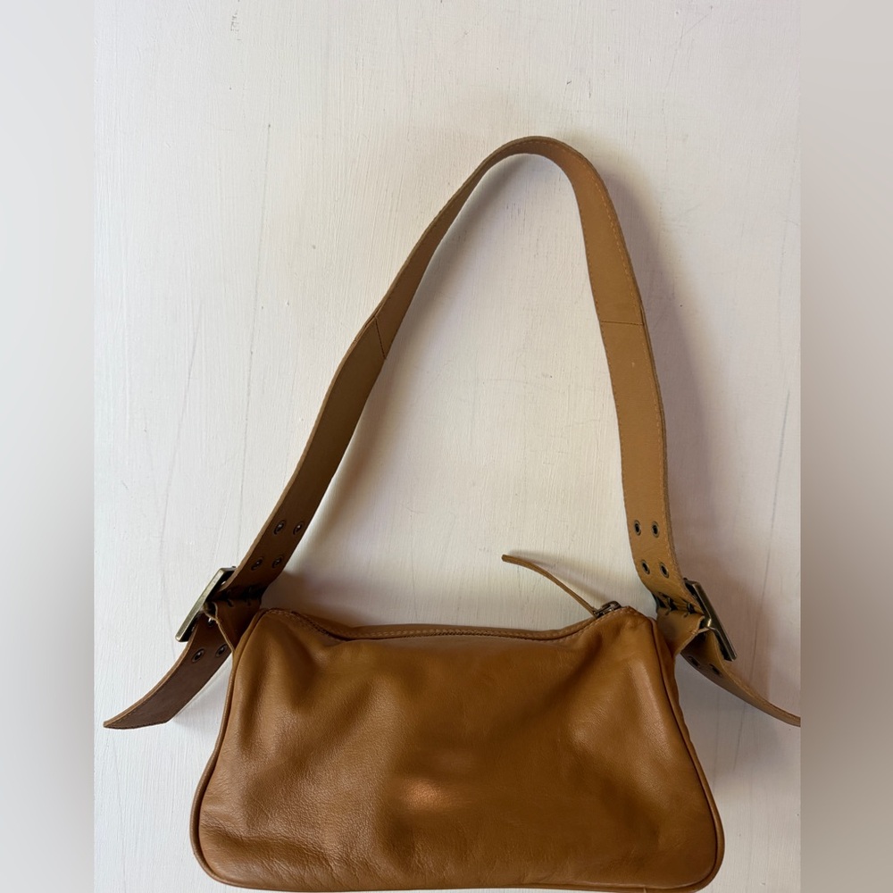 FREE PEOPLE Arm Candy Leather Shoulder Bag in Gold Coast $98 EXCELLENT - Picture 5 of 7